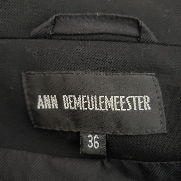 Ann Demeulemeester | Asymmetric Blazer with Oversized-lapel and Zip Details - Picture 15 of 15